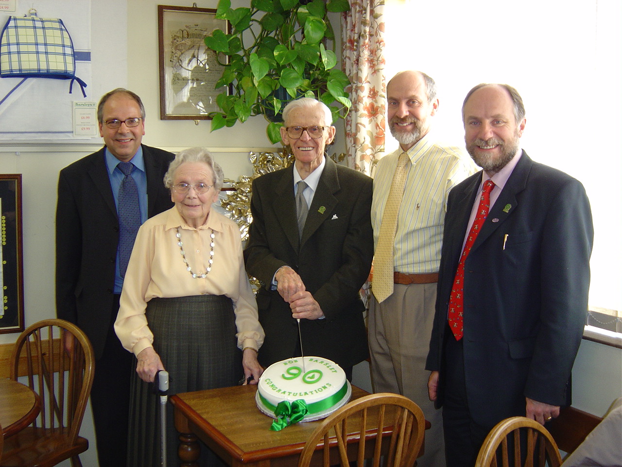 Bob Barsley celebrating his 90th birthday with family